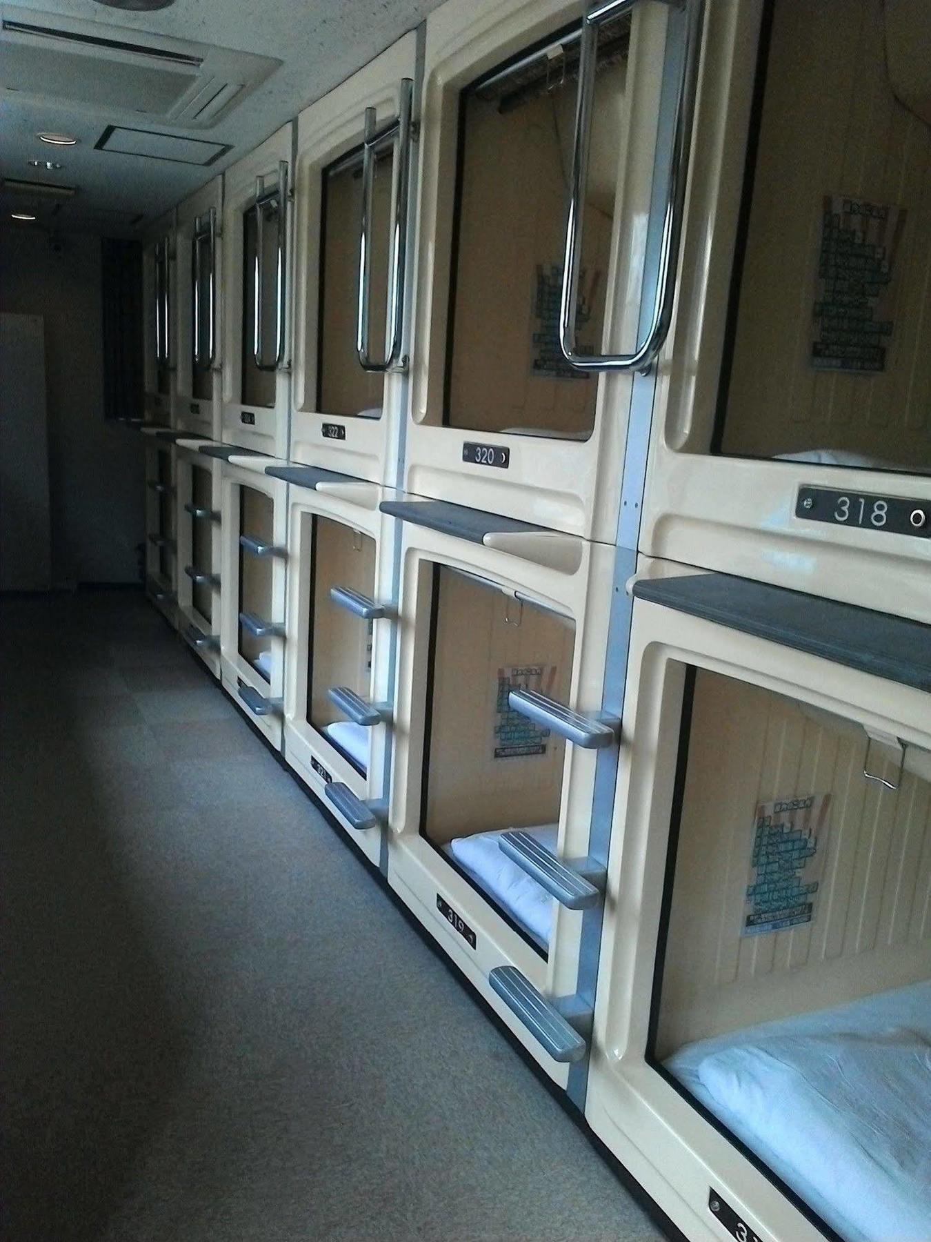 Capsule Land Yushima Hotel Tokio Buitenkant foto