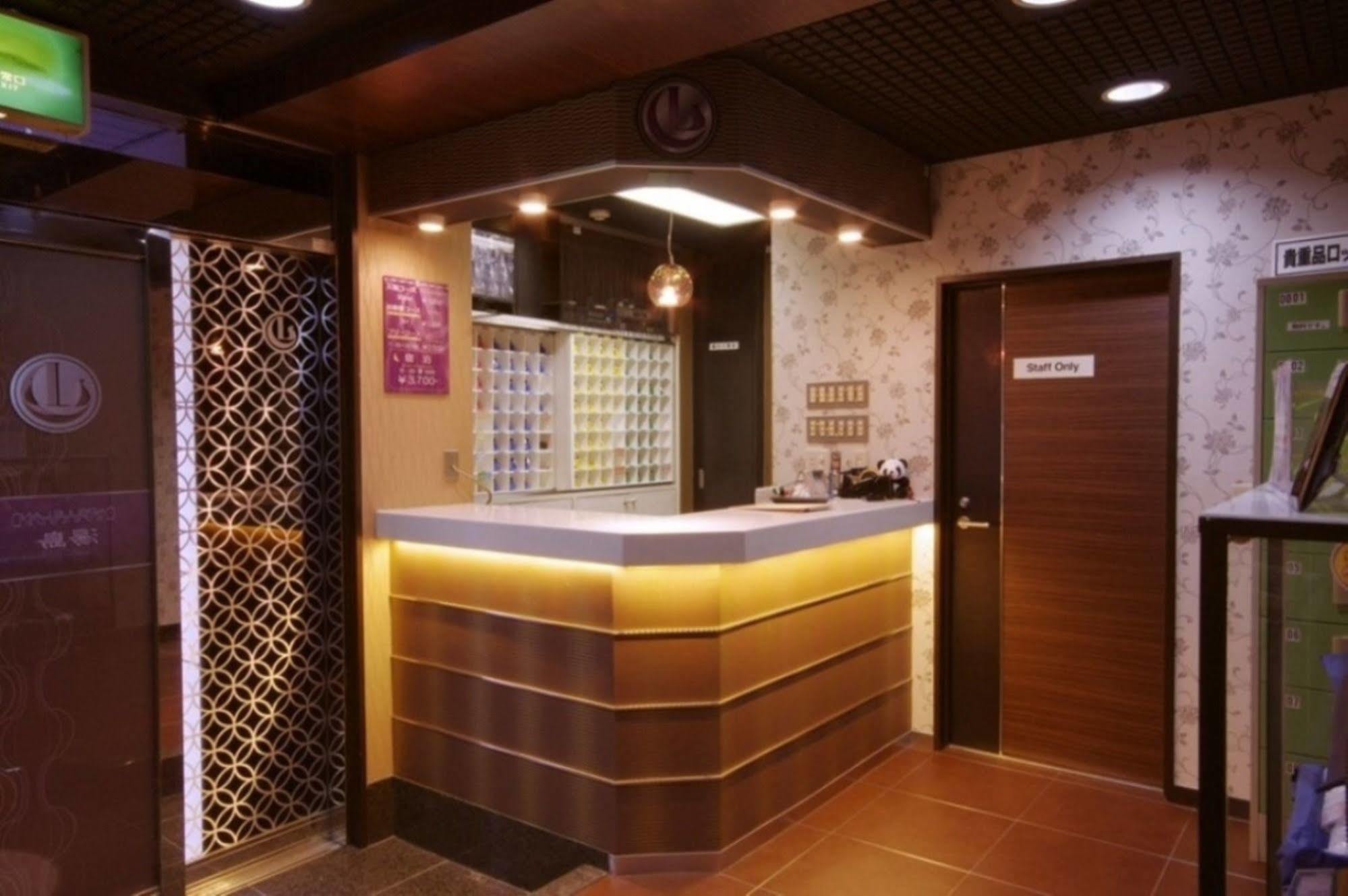 Capsule Land Yushima Hotel Tokio Buitenkant foto
