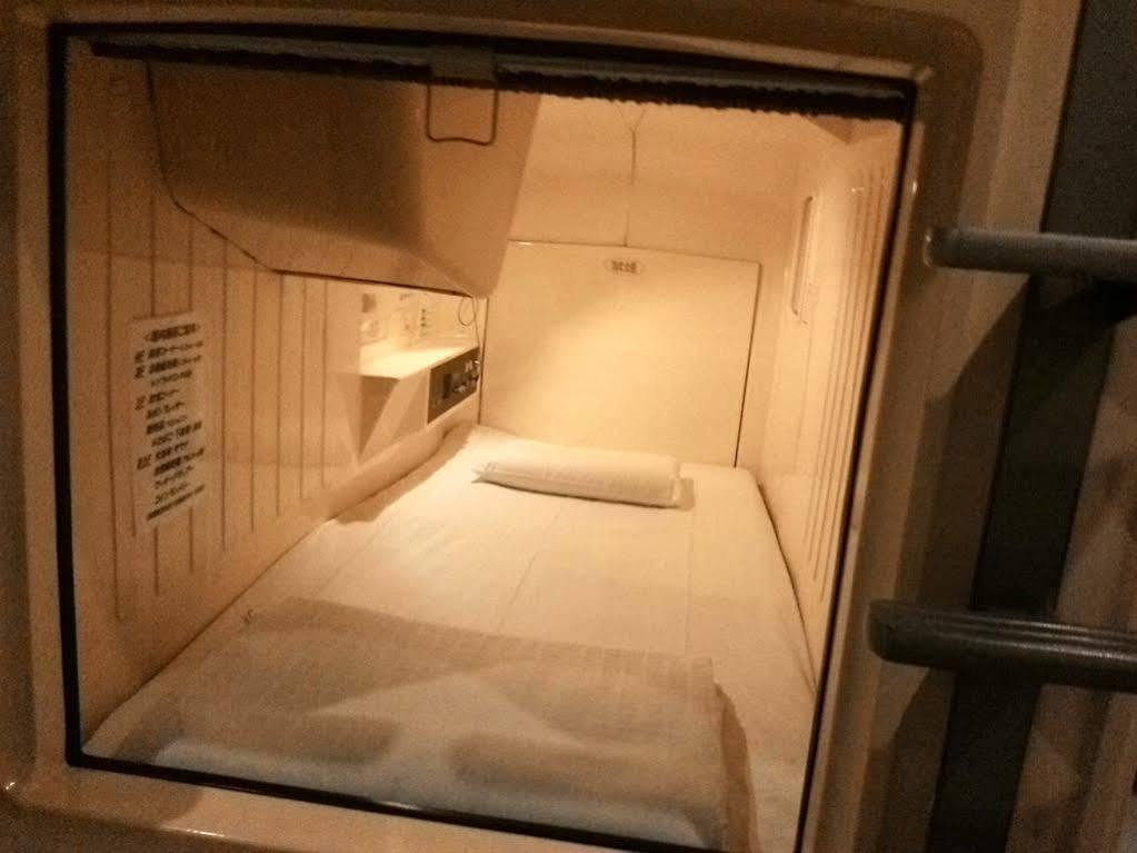 Capsule Land Yushima Hotel Tokio Buitenkant foto